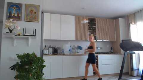 hrystina_ @ myfreecams on 20231007