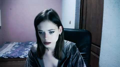 katedevant @ myfreecams on 20231007