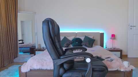 lorettelorena @ myfreecams on 20231007