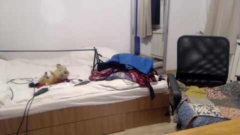 michellenite @ myfreecams on 20231007