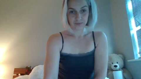 cherryred31 @ myfreecams on 20231008