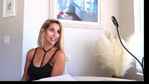 demi_tatum @ myfreecams on 20231008