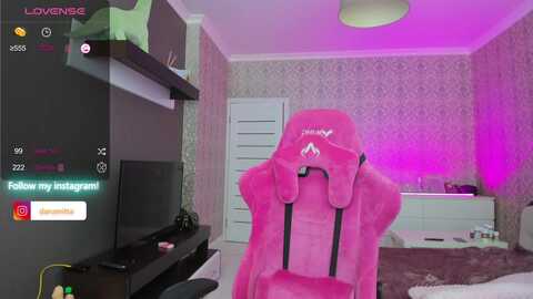 jennyquenn @ myfreecams on 20231008