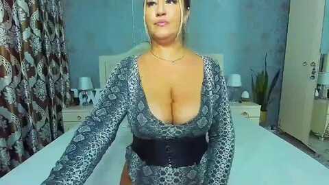 jessylove20 @ myfreecams on 20231008