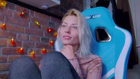 karoline121 @ myfreecams on 20231008