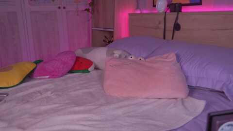 kittennmoon @ myfreecams on 20231008