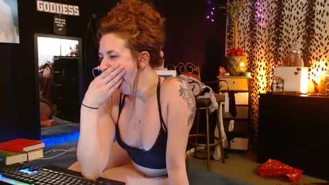 littlemisszee @ myfreecams on 20231008