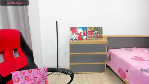 lovelymirra @ myfreecams on 20231008