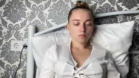 sabrinahope @ myfreecams on 20231008