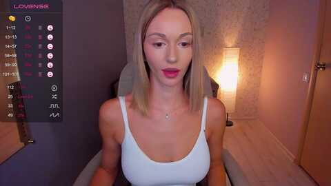 uniiquemilana @ myfreecams on 20231008