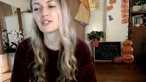 wildflowerem @ myfreecams on 20231008