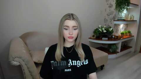 ccrystalsoul @ myfreecams on 20231009