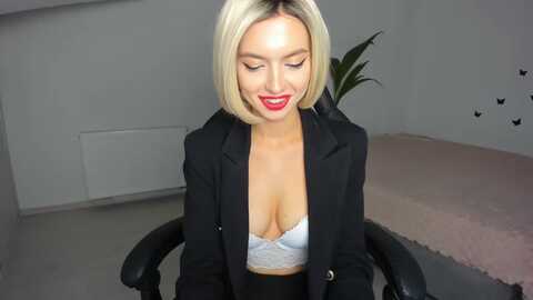 emeraldtopaz @ myfreecams on 20231009