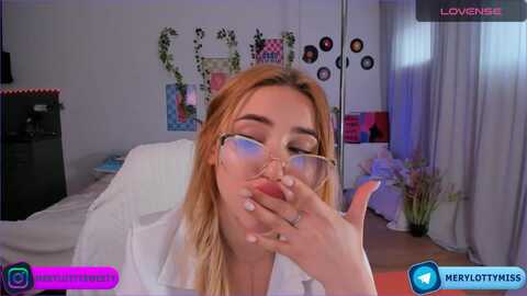 mery_yotty @ myfreecams on 20231009