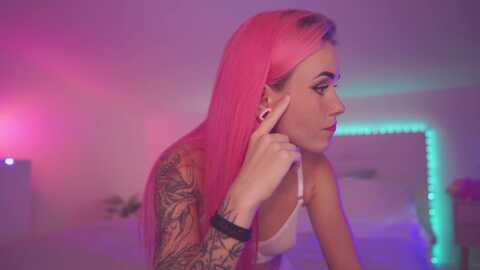 sarah_pink @ myfreecams on 20231009