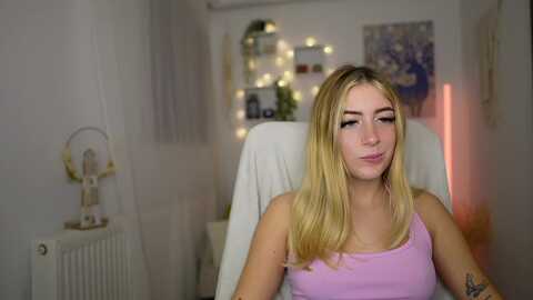 tina_nappi18 @ myfreecams on 20231009