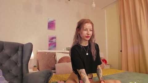 alisiak @ myfreecams on 20231010