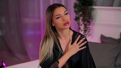 bellalopez @ myfreecams on 20231010