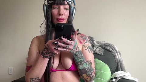 bostonxiii @ myfreecams on 20231010