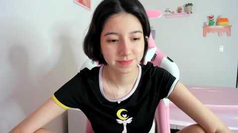 cherrycute666 @ myfreecams on 20231010