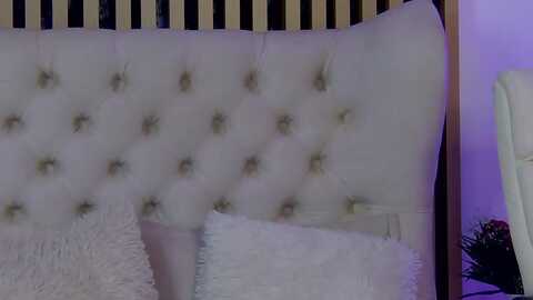 clairejenner @ myfreecams on 20231010