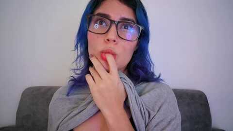 emily_2016 @ myfreecams on 20231010