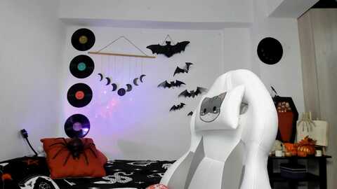 eva_collins2 @ myfreecams on 20231010