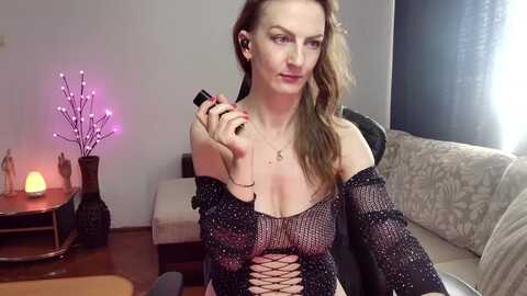 evamoon222 @ myfreecams on 20231010