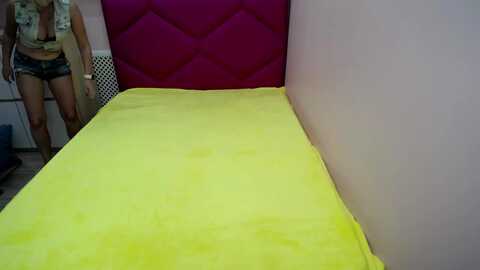 koralchi @ myfreecams on 20231010