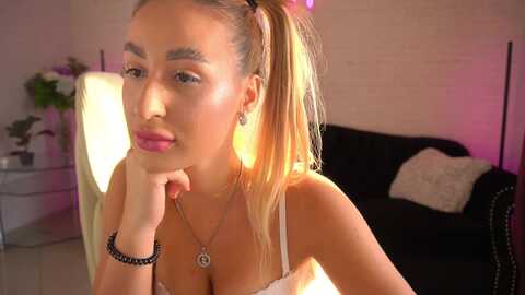 lia__angel @ myfreecams on 20231010