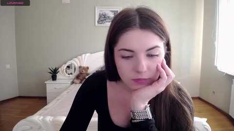 miriam_mills @ myfreecams on 20231010