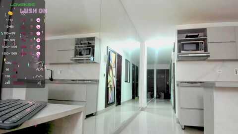 ms_valerypawg @ myfreecams on 20231010