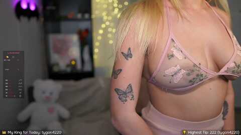 nicoletteshea @ myfreecams on 20231010