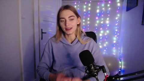 personyouneed @ myfreecams on 20231010