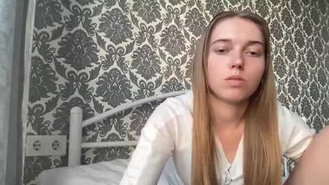 sabrinahope @ myfreecams on 20231010