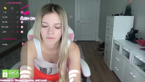 sarahsweets18 @ myfreecams on 20231010