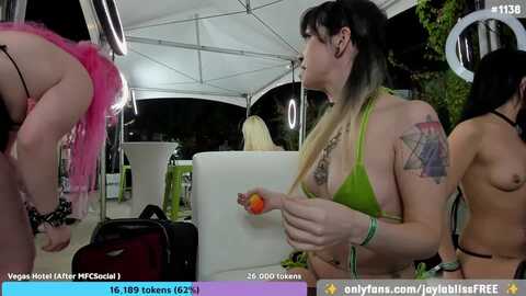 jaylabliss @ myfreecams on 20231011