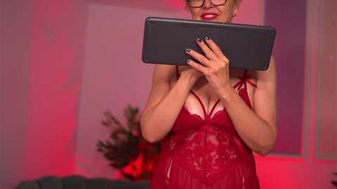 laidyalma @ myfreecams on 20231011