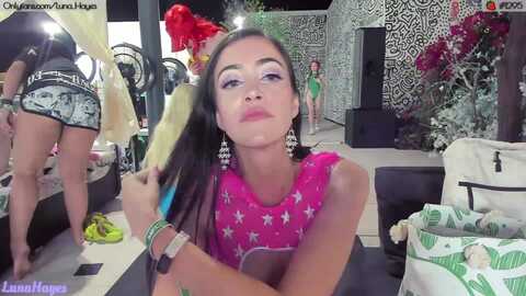 lunahayes @ myfreecams on 20231011