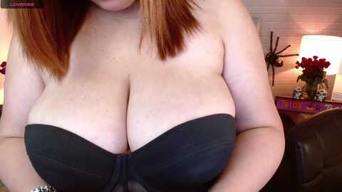 lyzsmith @ myfreecams on 20231011