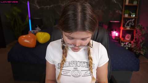 maryjazz @ myfreecams on 20231011