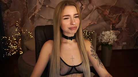 neondemonis @ myfreecams on 20231011