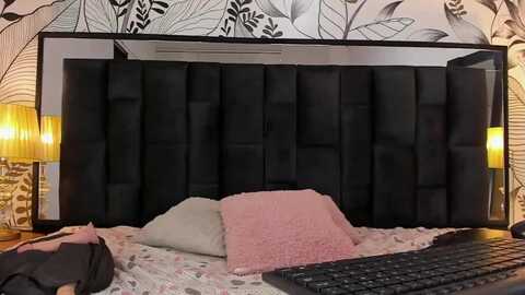 sarah_doll1 @ myfreecams on 20231011