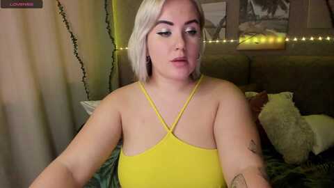 airyhiss @ myfreecams on 20231012