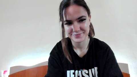 emmacutiepie @ myfreecams on 20231012