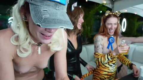 gia_hill @ myfreecams on 20231012