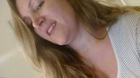 justlily @ myfreecams on 20231012