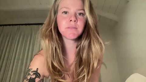 kittykat29 @ myfreecams on 20231012