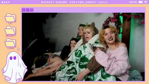 lilspoopyluna @ myfreecams on 20231012