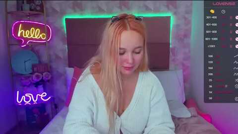 lisafalls @ myfreecams on 20231012